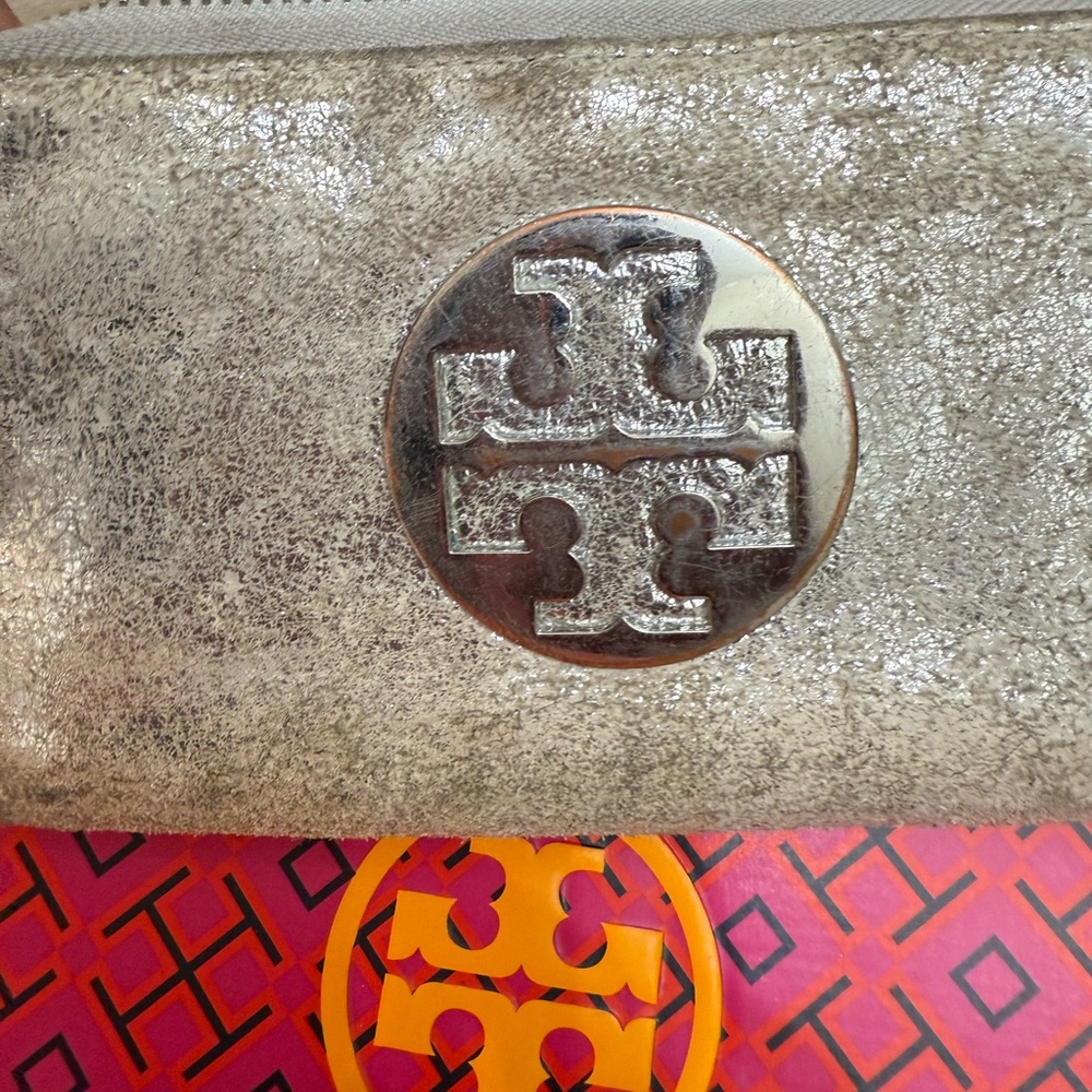 Tory Burch Silver Clutch with Metallic Finish